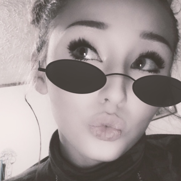 Meet your Posher, Shelby - Picture 5 of 10